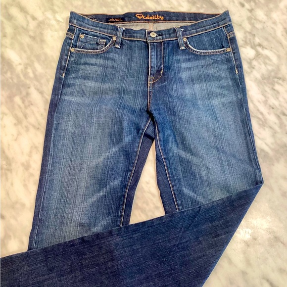 Women’s pidelity waist size 30 inseam 36 JEANS sooooo cuttteeee - Picture 1 of 3